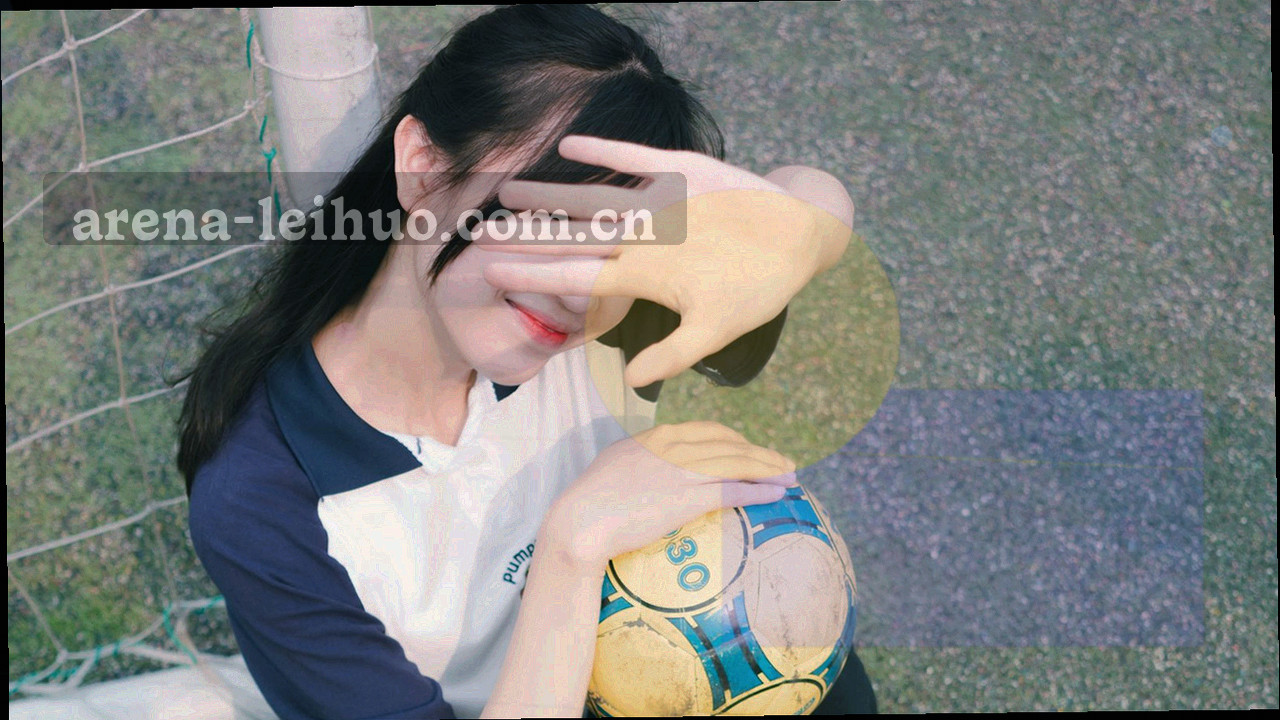 数据流与电竞元素融合的概念图